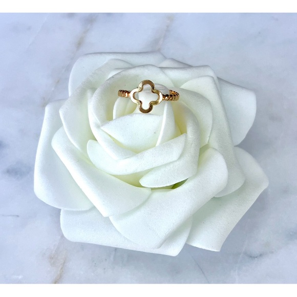18K Gold Plated Stainless Steel Clover Adjustable Ring. - Picture 1 of 2